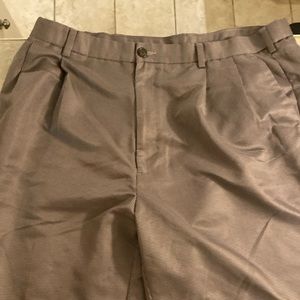 Roundtree & York mens dress shorts. Size 42